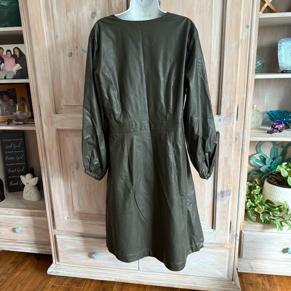 Banana Republic Vegan Leather Dark Green Wrap Dress NEW Women’s 16 - Picture 11 of 11